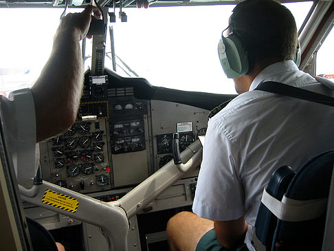 Cockpit des Wasserflugzeugs Foto 