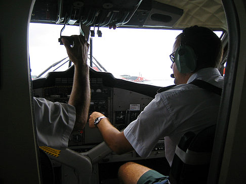 Cockpit des Wasserflugzeugs Fotos